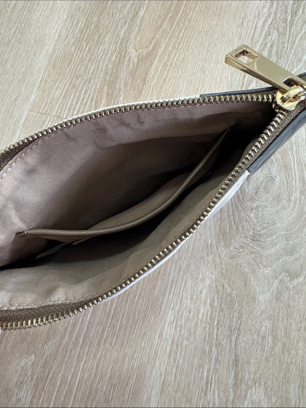 Sondra Roberts Tri-Panel Leather Wristlet Clutch in Gray, Cream & Brown